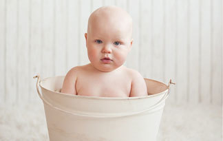 Bild: Kind in Badewanne